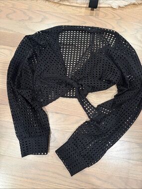 PrettyLittleThing Black Long Sleeve Mesh Crop Top